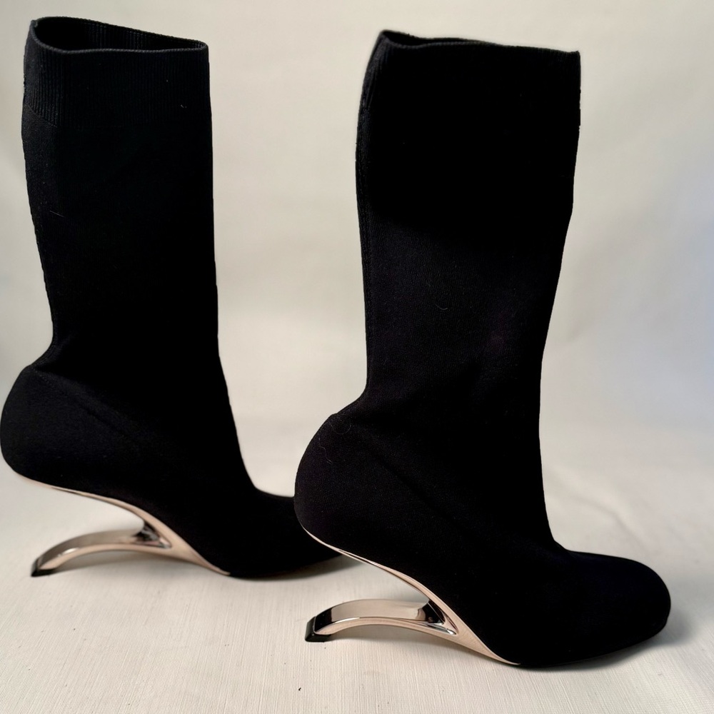 Boots no metal modern heel black designer